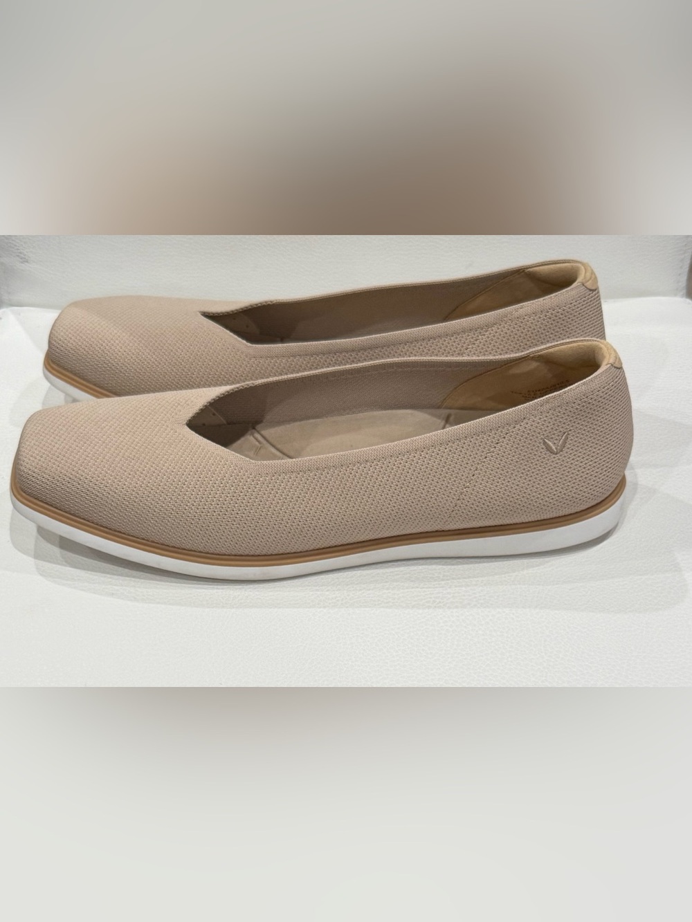 Vivaia Mabel Square-Toe All Day Standing Flats Almond Size 42 US 10.5 Comfort - Picture 3 of 11
